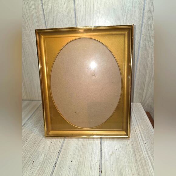 Vtg Photo Frame 8x10 Easle Gold Metal Oval Shadowbox Style Picture MCM - Picture 1 of 3